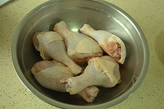 特色鹵雞腿的做法步驟：1