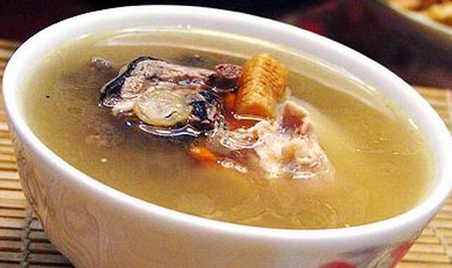 清熱散淤的黑豆蓮藕乳鴿湯怎么做？