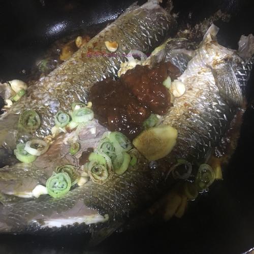 醬燜梭魚(yú)的做法