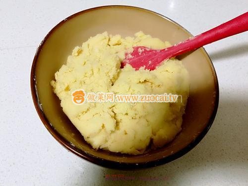 草莓醬夾心編織餅干的做法