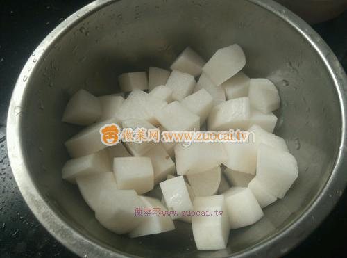 白蘿卜蟶干燉排骨的做法