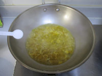 蟹粉撈面的做法步驟3