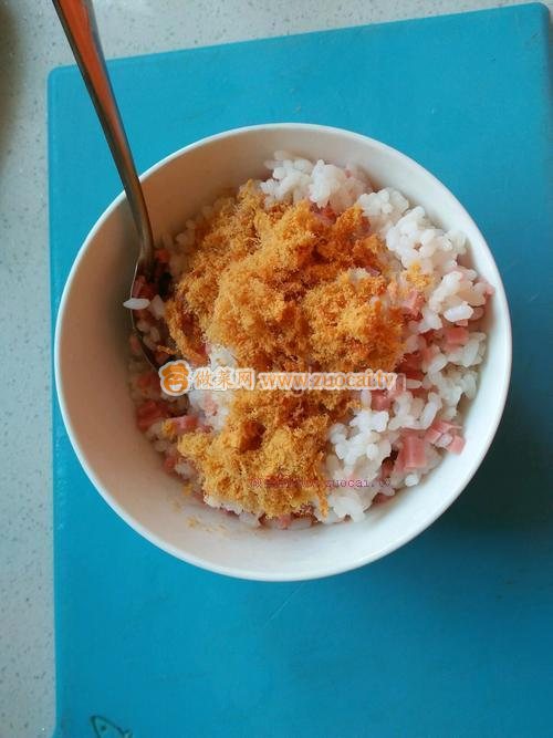 肉松火腿飯團的做法