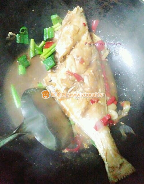 紅燒剝皮魚(yú)的做法