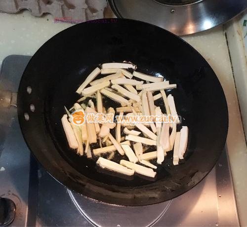 芹菜炒豆干的做法