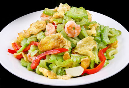 鴨蛋蝦仁炒苦瓜，既營(yíng)養(yǎng)又美味的減肥菜