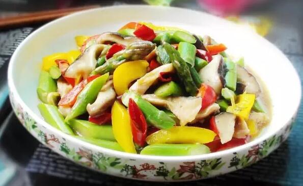 提高身體免疫力的香菇炒蘆筍怎么做？