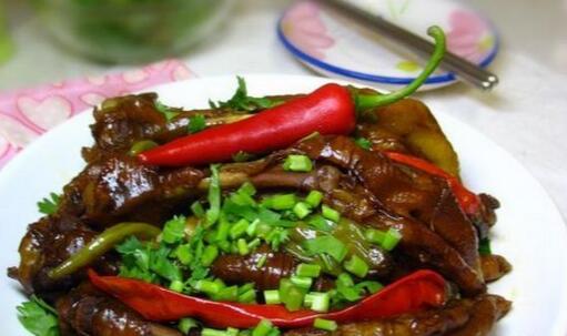 骨酥肉爛的雙椒鳳爪怎么做？
