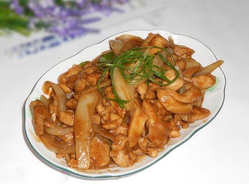 美味下飯菜洋蔥炒雞肉怎么做？