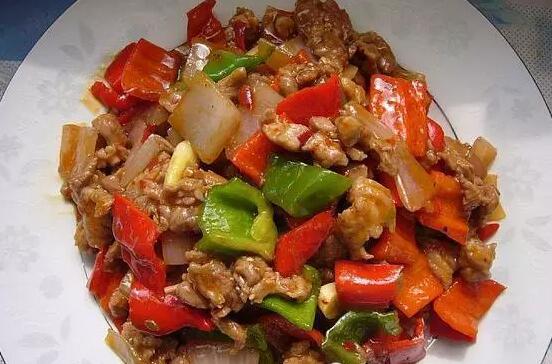 溫陽(yáng)化濕，利水減肥的麻辣羊肉炒洋蔥怎么做？