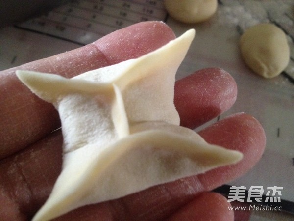 鴛鴦?wù)麸湹淖龇?/ data-6h0u=