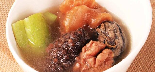 營養(yǎng)滋補(bǔ)美顏的花膠海參佛手瓜烏雞湯怎么做？