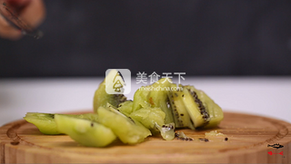 每個(gè)人的心中都有一杯水果酸奶杯的做法步驟：5