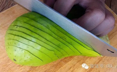 燈籠花刀的切法圖解，豬腰和茄子怎么切燈籠花刀