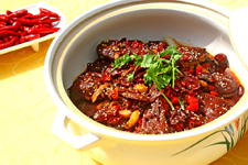 干鍋辣鴨頭的做法