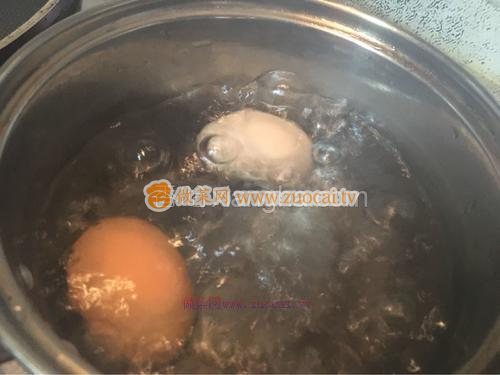 牛油果鮮蝦雞蛋沙拉的做法