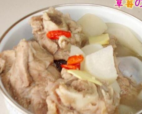 如何做白蘿卜煲豬骨？