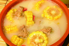 香菇玉米排骨湯的做法