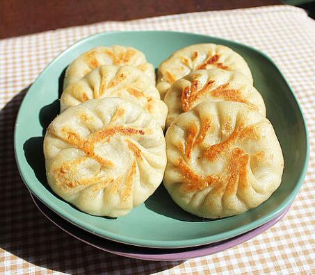 早餐美味尖椒茄子餡餅怎么做？