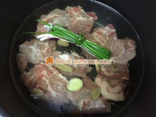 白蘿卜燉排骨的做法