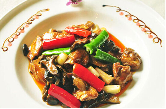 云南美味虎掌菌炒野豬肉怎么做？