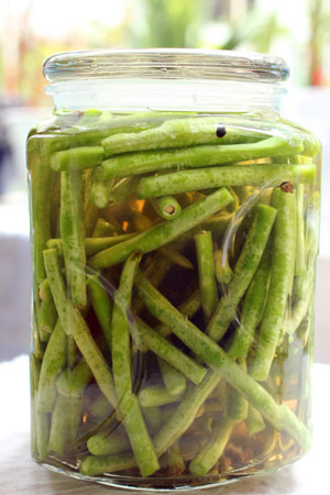 家庭腌制酸豇豆的方法，自己腌制酸豇豆很簡單