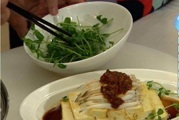 肉質(zhì)鮮嫩的銀魚蒸豆腐怎么做？