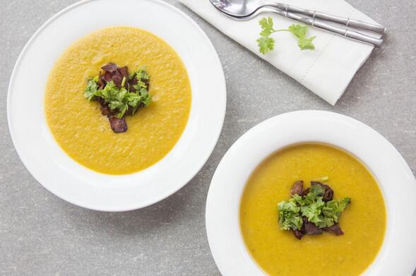 營養(yǎng)美味的栗子蘋果煙肉湯怎么做?