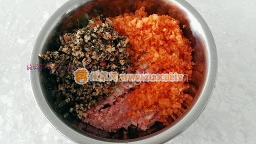 白菜(百財)餃子的做法