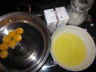 電飯煲蛋糕------蘋(píng)果口味的做法步驟1