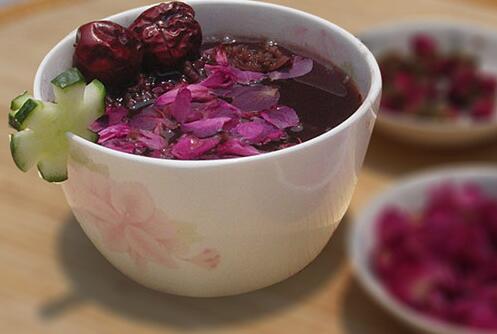 玫瑰紅棗補(bǔ)血粥怎么做？