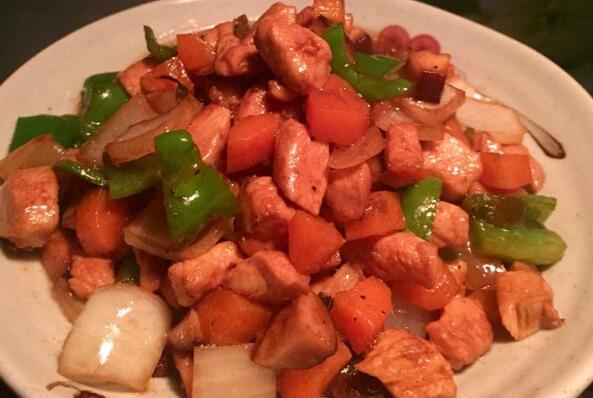 營養(yǎng)豐富的五彩雞肉丁怎么做？