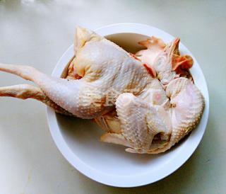 東北燉小雞的做法步驟:1