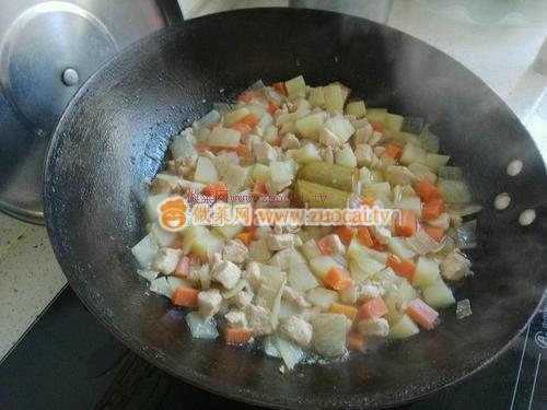 咖喱什錦雞肉飯的做法