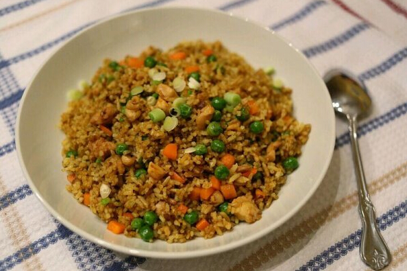 咖喱雞丁炒飯怎么做？