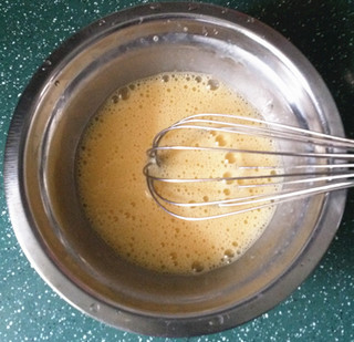 富貴黃金肉松卷的做法步驟:2