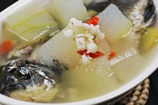 清燉鯽魚(yú)湯的做法