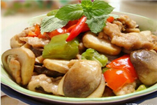 草菇炒肉怎么做好吃