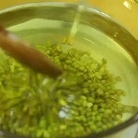 【微體兔菜譜】清熱解暑的夏日圣品丨綠豆百合飲的做法圖解5