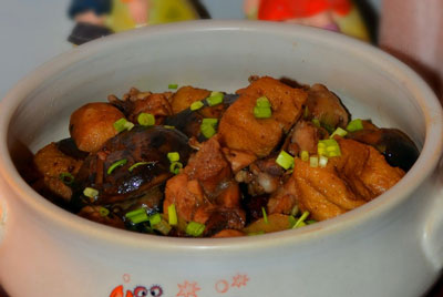 豆泡香菇燉雞腿的做法，豆泡香菇燉雞腿怎么做