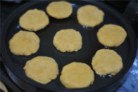 香煎南瓜餅的做法步驟8