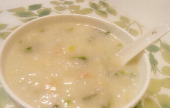 提高人體免疫功能的蝦皮菠菜粥怎么做？