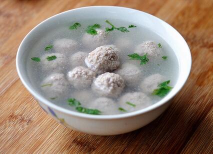 強(qiáng)筋骨，消水腫的牛肉丸子湯