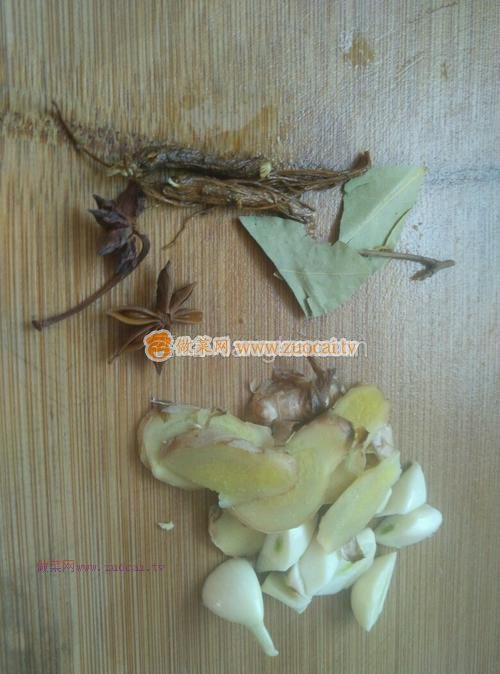 牛腩燉西紅柿的做法