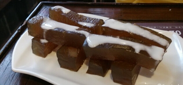 飯后小點(diǎn)紅茶椰汁馬蹄糕