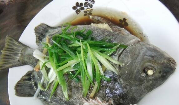 原汁原味的清蒸金鼓魚怎么做？