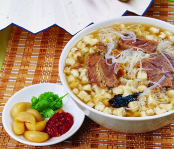 羊肉泡饃的做法 羊肉泡饃怎么吃 羊肉泡饃的饃怎么做