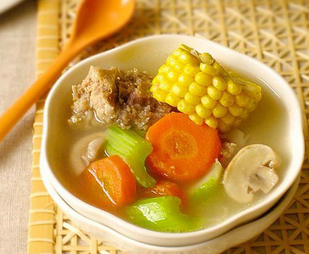 胡蘿卜玉米排骨湯