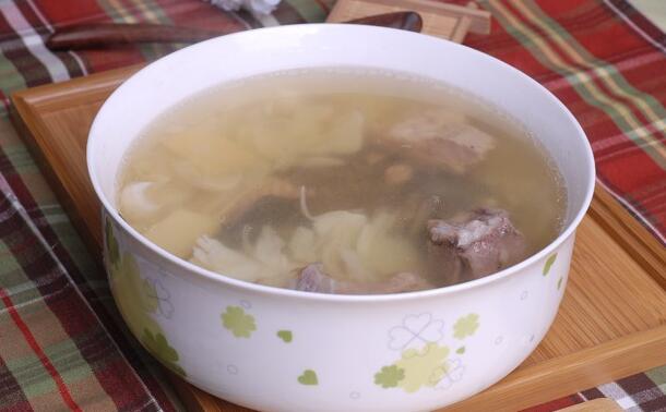 養(yǎng)陰潤肺，清心安神的金鼓魚百合湯怎么做？