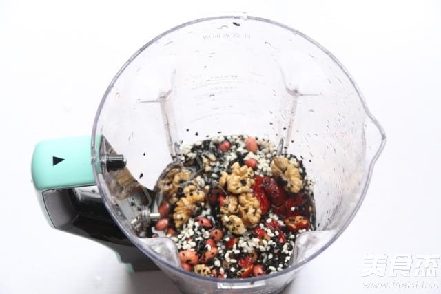 健腦補(bǔ)腎之核桃黑芝麻糊的做法